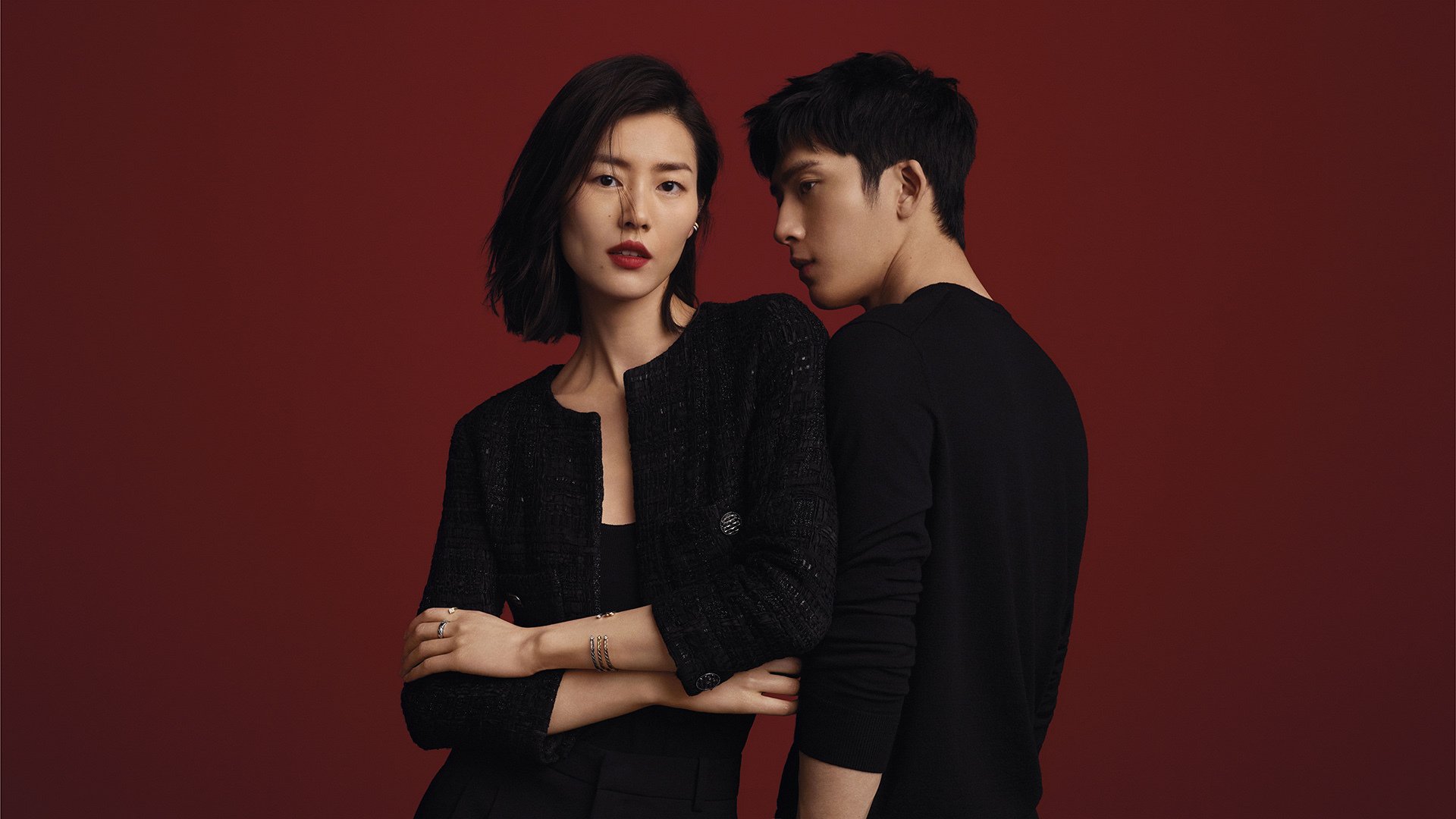 _趣味龙舟比赛:激荡江面团结协作_,龙舟表演赛