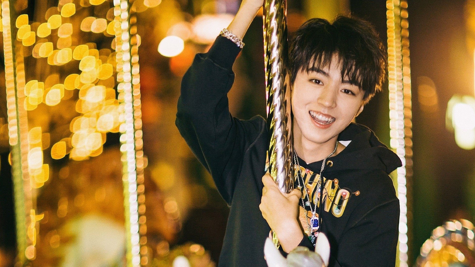 开云官方网页登录-谢菲联在英冠联赛中获得冠军，升入英超，谢菲联球衣